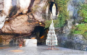 Wspomnienie objawień Maryi Panny z Lourdes. Światowy Dzień Chorych.